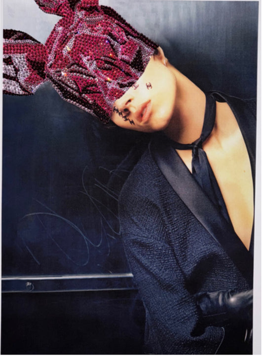 Roya Dee "PINK ELEVATOR BUNNY" 61x91cm
